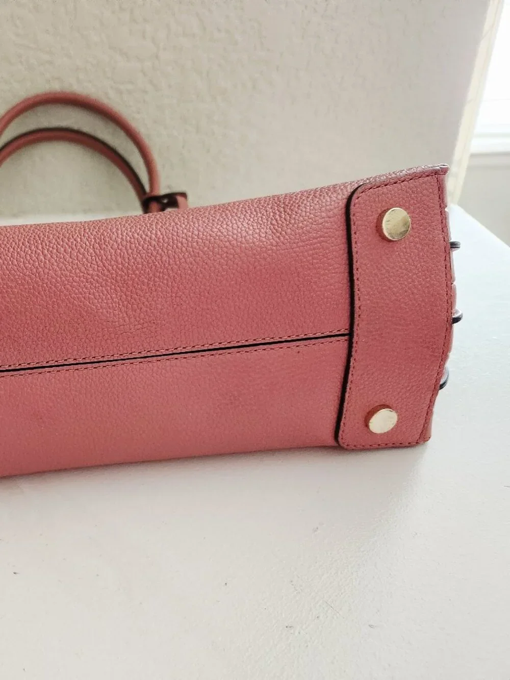 Like New Michael Kors Rose Leather Shoulder Bag Purse